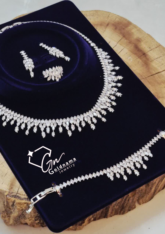 سرویس جواهری رادیوم مجلسی زنانه نگین دار نقره ای مشابه طلا
