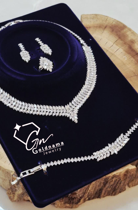 سرویس جواهری رادیوم مجلسی زنانه نگین دار نقره ای مشابه طلا