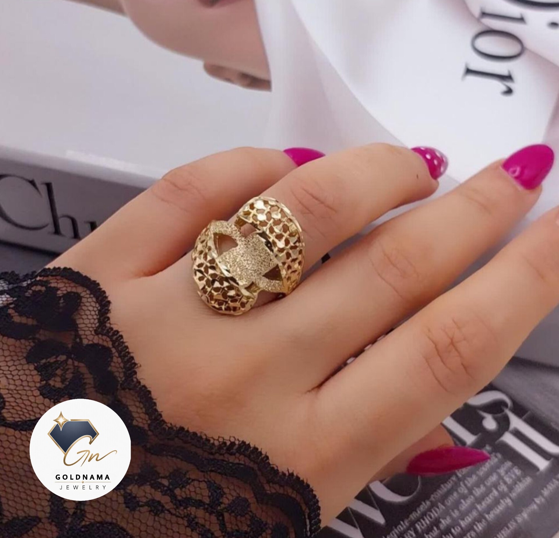 انگشتر طلاروس خاص و شیک | رنگ ثابت و طرح طلا